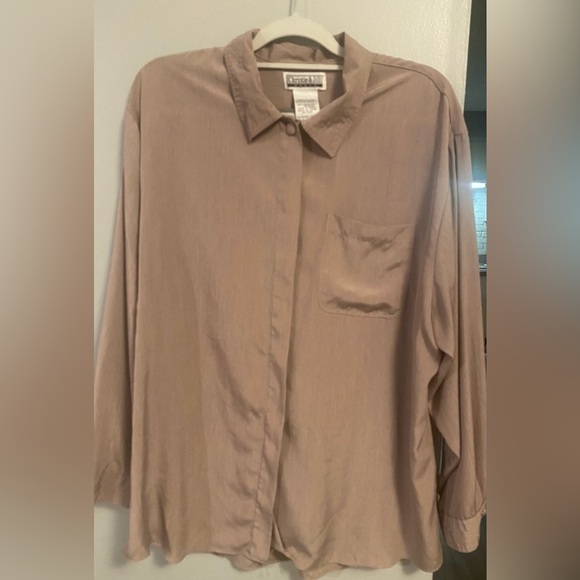 Christie and Jill women’s size 18 button down blouse vintage preowned beige - Picture 1 of 5